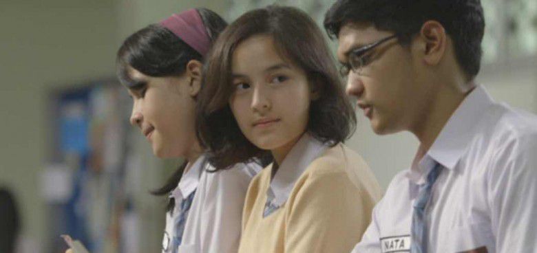 1. Sering curi pandang