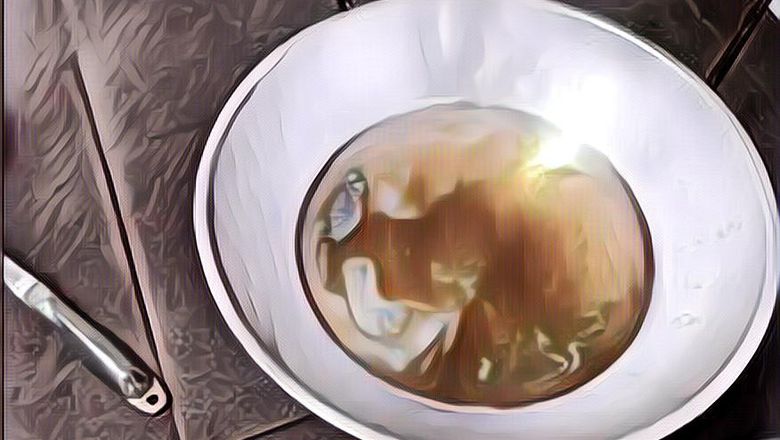 Bikin Ngakak, Seorang WNI Mengira Jus Apel yang Dibeli Adalah Minyak Goreng