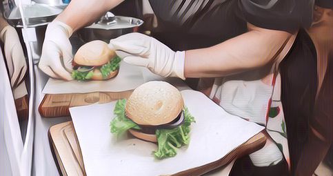 Salut! Mahasiswi Ini Bisa Dapat Gelar Sarjana Sambil Jualan Burger di Kampus