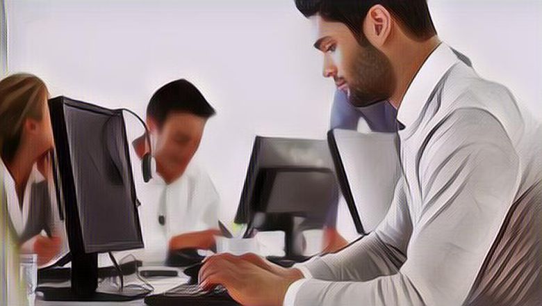 Salah Memposisikan Kepala Saat Bekerja, Ternyata Bisa Membuat Kalian Sakit Lho~