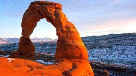 5. Lengkungan Arch di Utah, Amerika Serikat