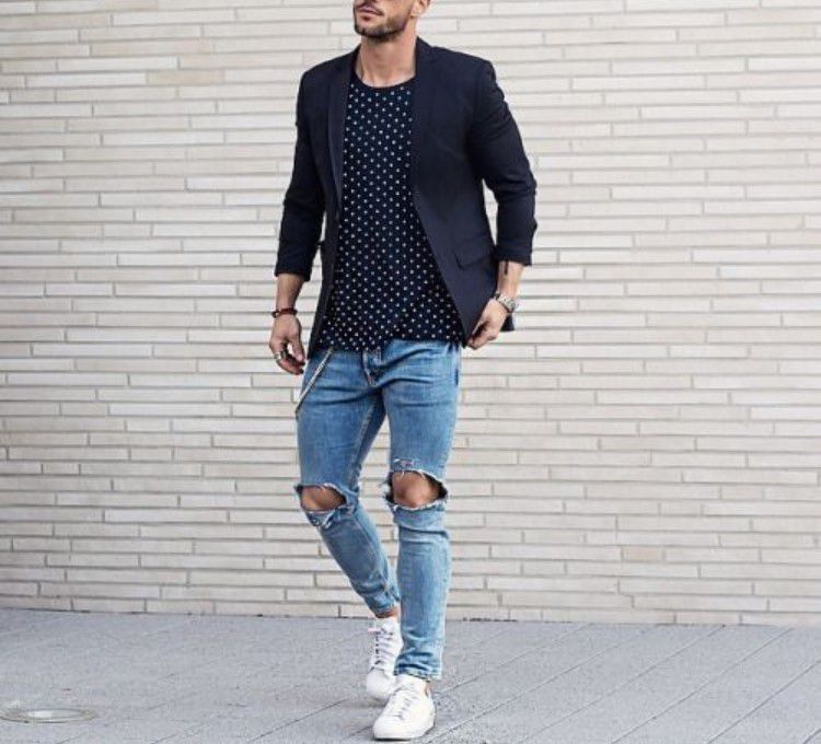 #3 Pake celana jins, tapi jangan yang robek-robek ya