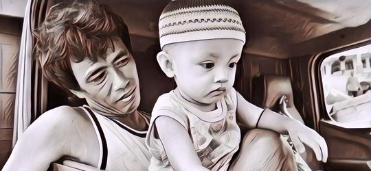 Bikin Mewek, Para Orang Tua Ini Tetap Bekerja Sambil Menjaga Sang Buah Hati