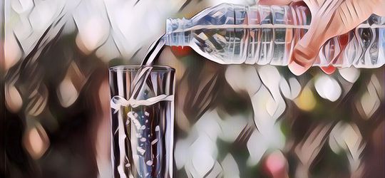 Cek Fakta : Benarkah Air Kemasan yang Sudah Dibuka 2 Jam Tidak Baik untuk Kesehatan?