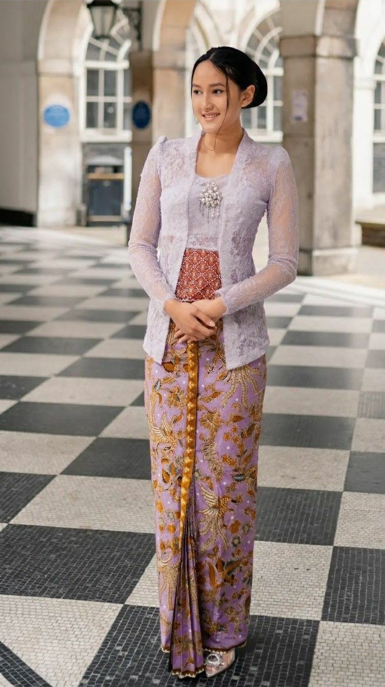 4. Rok Kebaya dengan Wiru