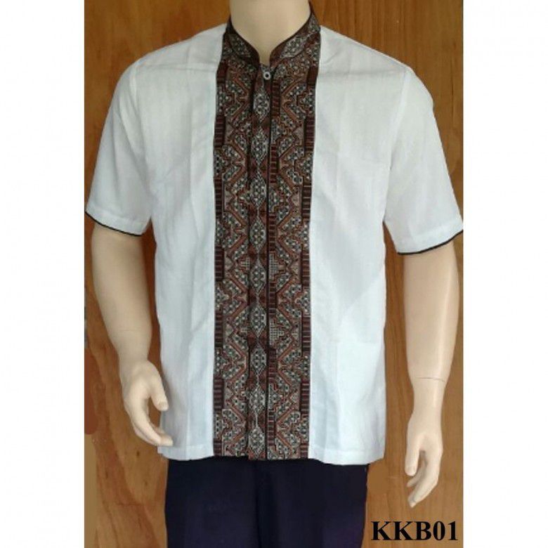 1. Baju Koko Motif di Tengah