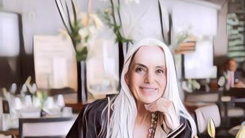 Rahasia Awet Muda dari Model yang Udah Berusia 63 Tahun, Masih Cantik!