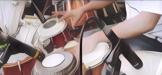 Lagi Asik Joget di Atas Panggung Kondangan, Wanita Ini Auto Panik Saat Ibunya Datang