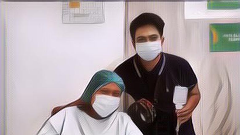 Suara Bergetar Adik Sapri Pantun, Saat Azani Keponakan yang Baru Lahir