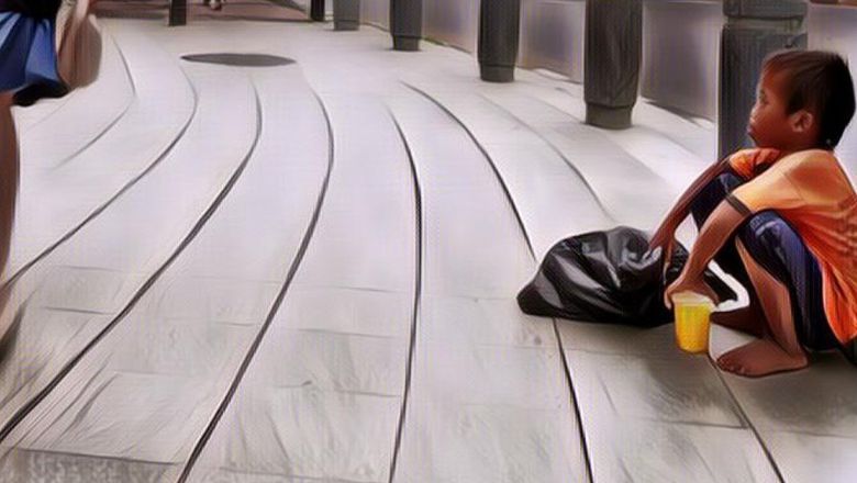 Sedih, Kisah Pedagang Bocah Ini Viral Karena Hidupnya Sering Disiksa Ibunya