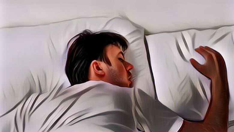 Warga TikTok Ini Viral Gara-Gara Melakukan Ritual Aneh Sebelum Tidur