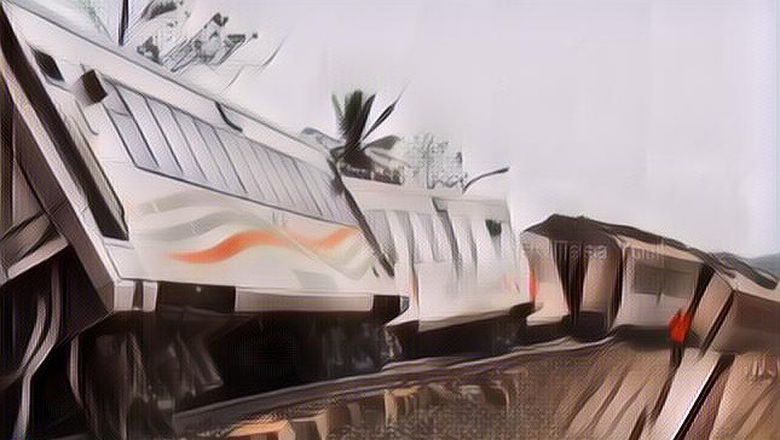 Astaga! Youtuber Ini Lagi Ngevlog di Kereta Saat KA Argo Semeru Kecelakaan