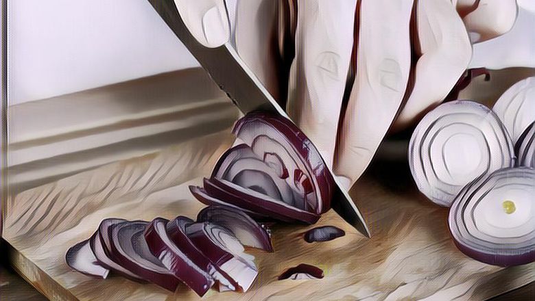 Kenapa Sih Makan Bawang Bikin Keringat dan Napas Kita Bau?