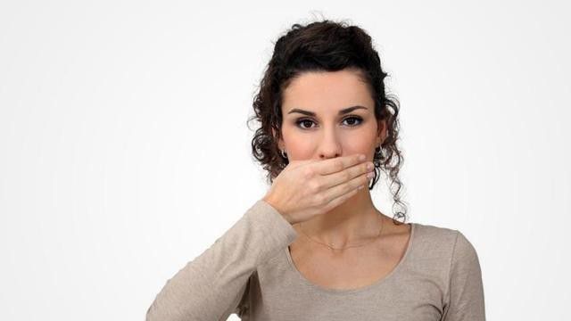 3. Meredakan cegukan dengan menahan napas