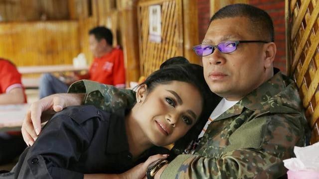 2. Krisdayanti dan Raul Lemos