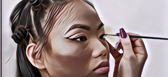 Be Spot - Alat Makeup yang Wajib Dibawa Agar Glowing Terus Selama Imlek