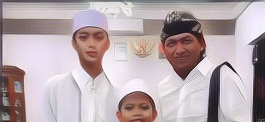 Foto Farel Prayoga Pakai Peci, Netizen Adem Lihatnya