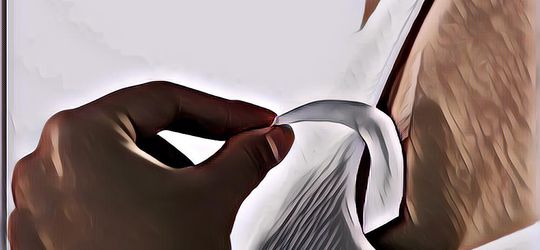 Gak Suka Pakai Bra? Coba Deh Body Tape yang Tetap Melindungi dan Praktis