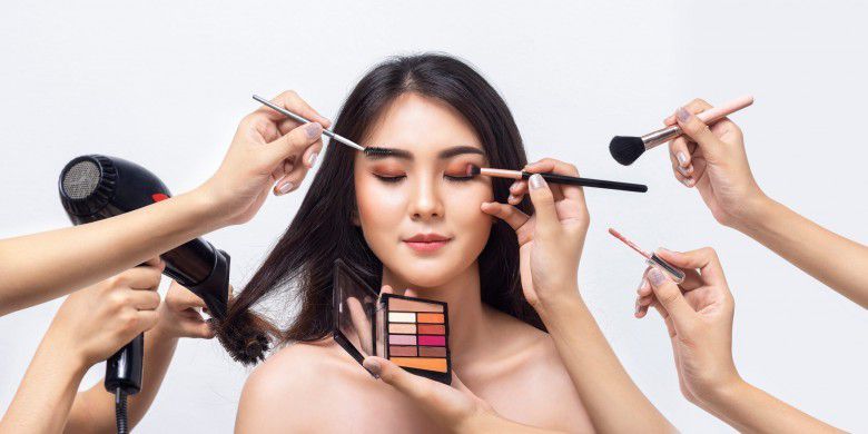 2. Berlebihan Menggunakan Makeup