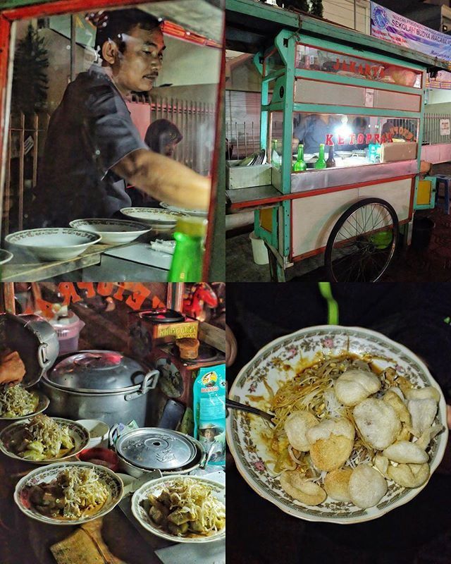 1. Ketoprak Mas Naryo