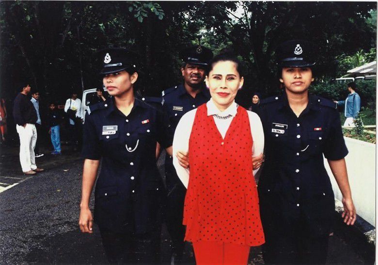 # Mona Memenggal Kepala dan Memutilasi Datuk Mazlan Idris