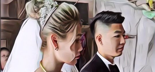 Heboh Ada Pengantin yang Menikah di Gubuk, Ternyata Punya Rumah Mewah