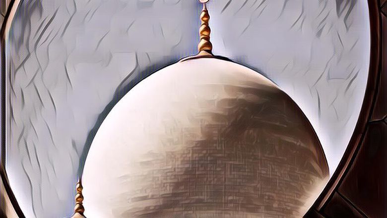 Warga Maluku Baru 'Ngeh' Ada yang Curi Emas 2,6 Kg di Puncak Kubah Masjid Ini