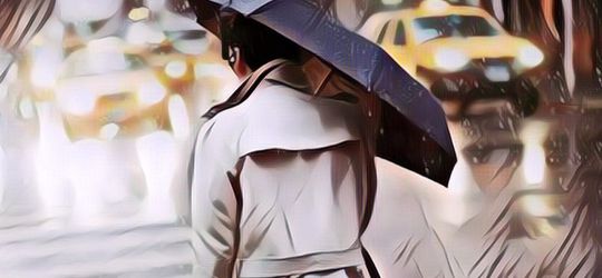 Kyot Banget! Polisi Ini Nebeng Berteduh Satu Payung dengan Tiga Pemuda