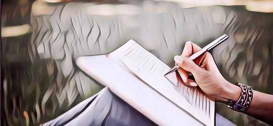 Nggak Cuma Sebagai Tempat Curhat, Ternyata Ini Deretan Manfaat Menulis Buku Harian