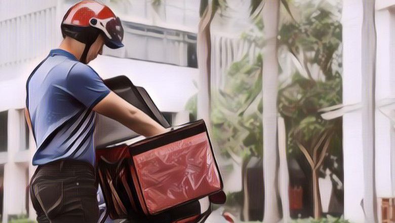 Ya Ampun, Kocak! Driver Makanan Ini Tak Sengaja Dapat Pesanan Makanan dari Istrinya Sendiri