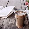 Bikin Es Kopi Susu Kekinian Sendiri di Rumah, Rasanya Nggak Kalah Sama Buatan Barista Kafe!