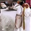 Viral Ada Pasangan Pengantin Berfoto dengan Latar Demo Bupati Pati