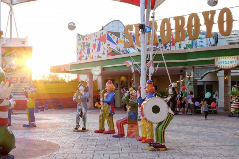 4. Surabaya Carnival