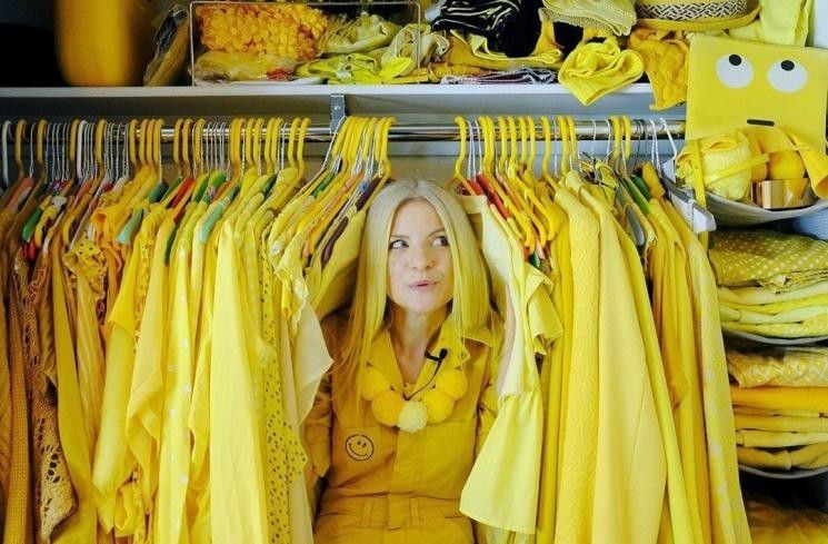 2. Imperial Yellow (Kuning)