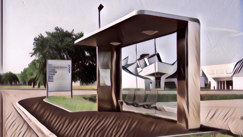 Area Rumput di Trotoar Kawasan Sudirman yang Bikin Bingung Pengguna Bus