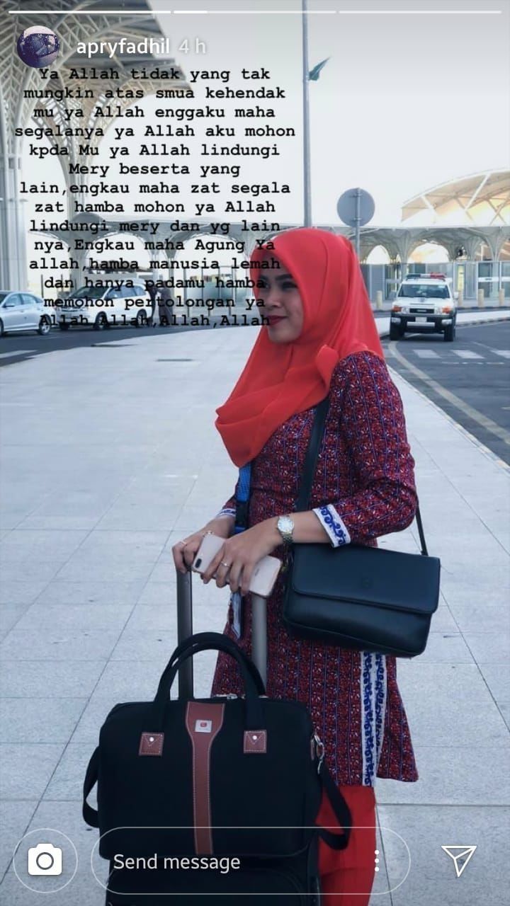 Mery Yulyanda adalah salah satu pramugari yang bertugas di pesawat Lion Air JT610. dan foto ini diketahui adalah fotonya. 