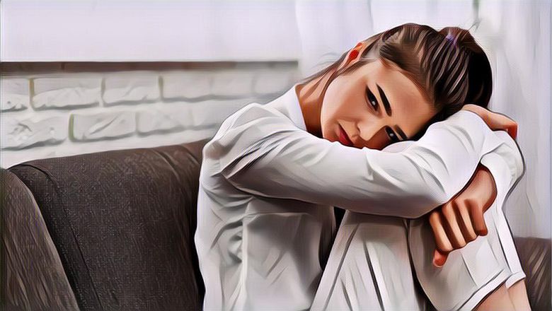 Kasihan, Wanita Ini Gak Sengaja Temukan Undangan Pernikahan Kekasihnya dengan Wanita Lain, Netizen Salfok