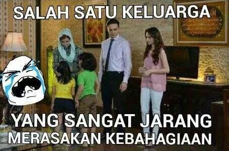 3. Aneh, ada aja lho salah satu keluarga yang blas gak pernah ngerasain kebahagiaan.