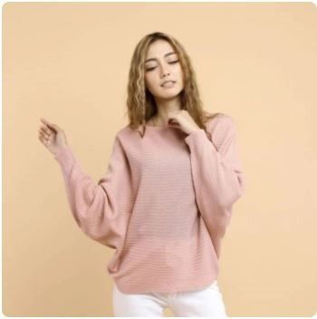 3. Sweater Rajut dan Celana Panjang