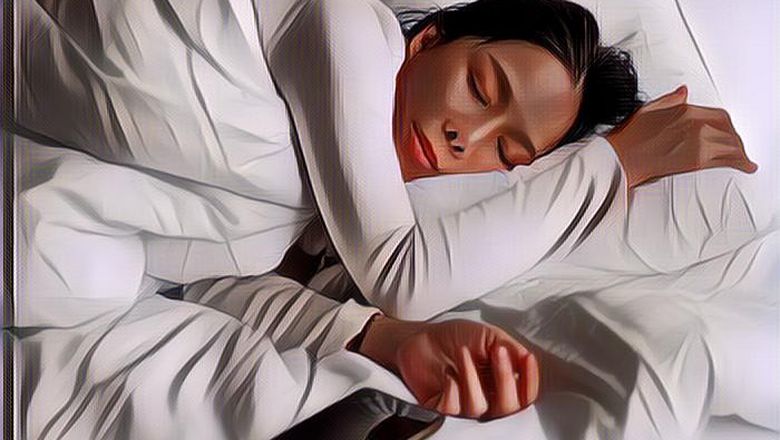 Ini Alasan Kenapa Kamu Harus STOP Kebiasaan Nge-Charge Ponsel di Dekat Kepalamu Saat Tidur