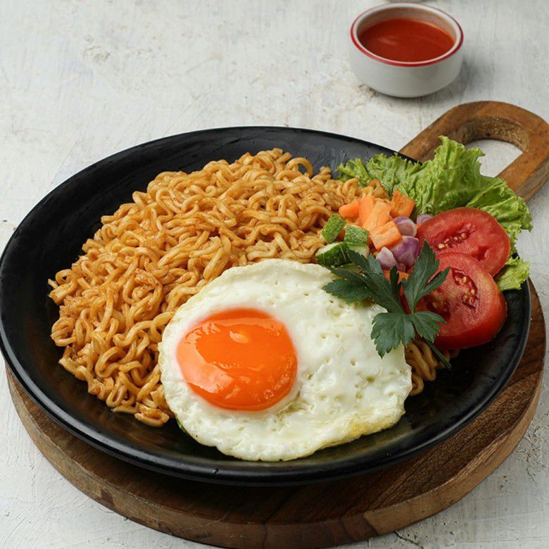 Makan Indomie di Bromo