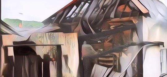 Pria Ini Nekat Bakar Ruamhanya Sendiri, Alasannya Bikin Tepuk Jidat