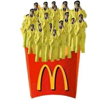 1. Pernah menggunakan pakaian serba kuning, Tae-hyung alias V BTS dgambarkan sepeti kentang goreng. Kalau kayak gini sih udah pasti selalu sold out.