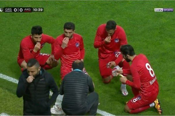 Viral di Media Sosial