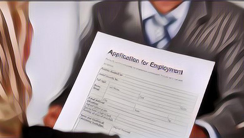 Pria Ini Kaget Saat Lihat Bungkusan Gorengan Yang Dibeli Ternyata Adalah Copyan Ijazahnya