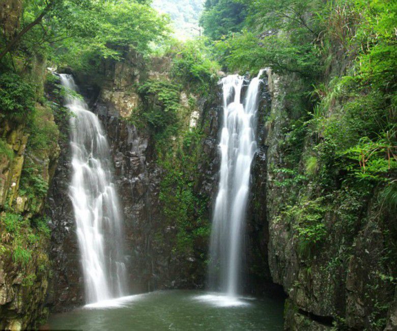 4. Selfie di atas tebing setinggi 30 meter