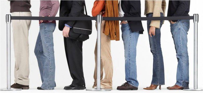 5. Antri aja di konter yang bisa langsung ngeliat kerja kasirnya