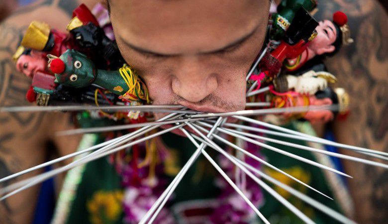 9. Menusuk tubuh, Phuket, Thailand