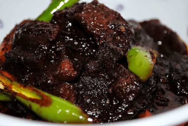 4. Daging Masak Bumi Hangus