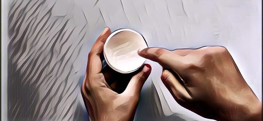 5 Fungsi Petroleum Jelly untuk Kulit, Bisa Digunakan Seluruh Anggota Keluarga!